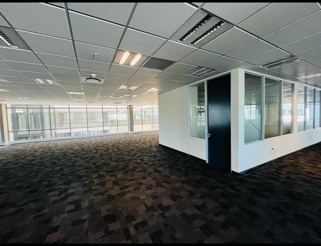 1,600M² OFFICE TO LET IN WATERFALL